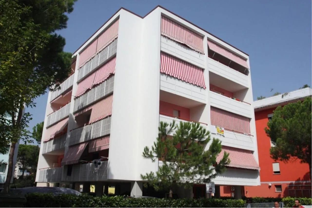 Modern Flat For 6 Guests With Swimming Pool Apartment Bibione