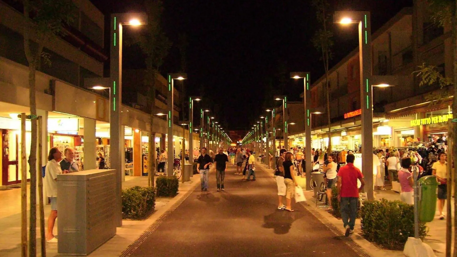Modern Flat For 6 Guests With Swimming Pool Apartment Bibione Italy